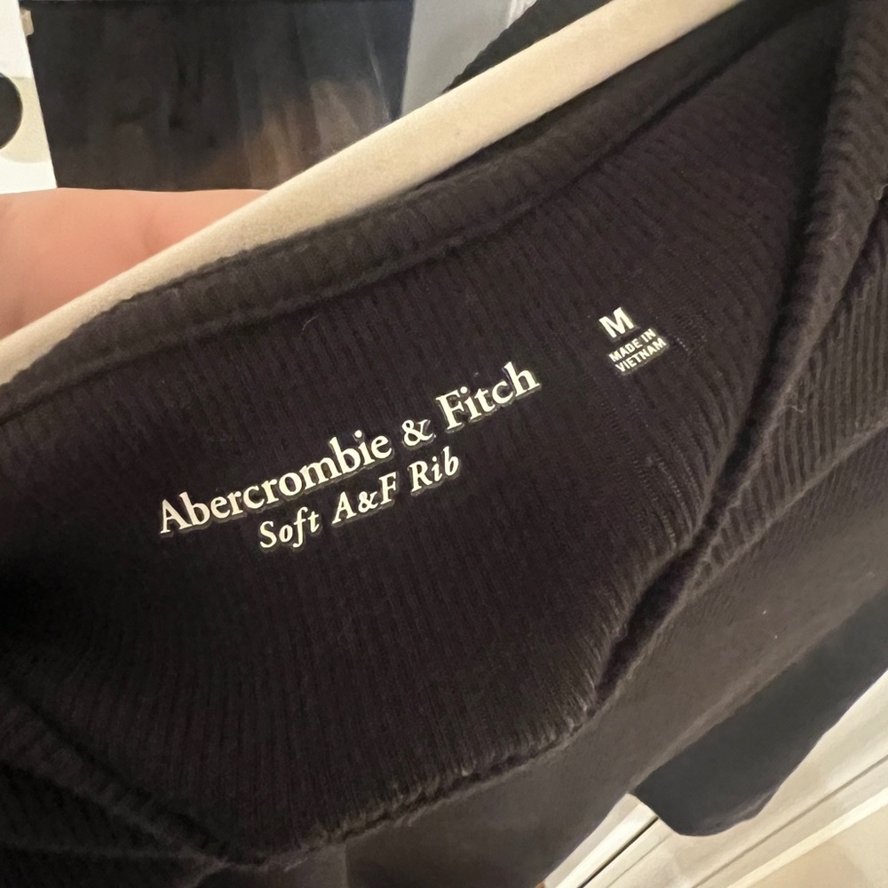 A&F short sleeve top